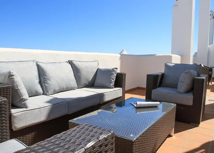 Del Golf Hills Apartment